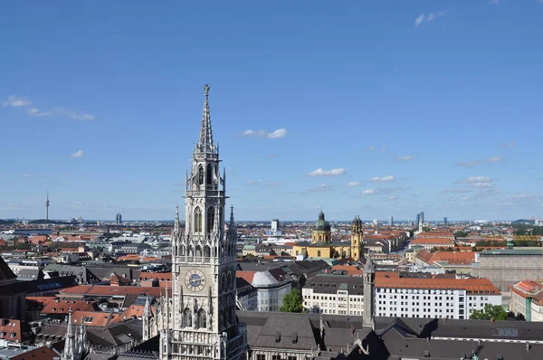 Torre Del Ayuntamiento Munich —  Fotos de Stock