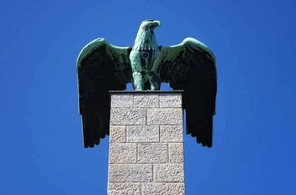 Escultura Águila Una Columna Berlin —  Fotos de Stock