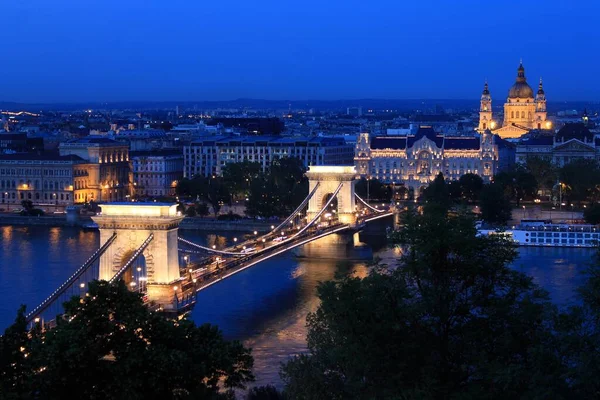 Ponte Delle Catene Chiesa Budapest — Foto Stock