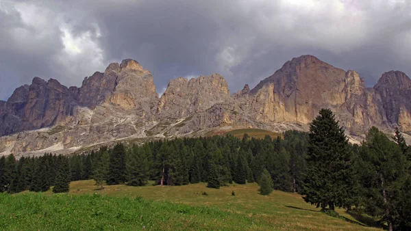 Güney Tyrol Daki Gül Bahçesi Grubu — Stok fotoğraf