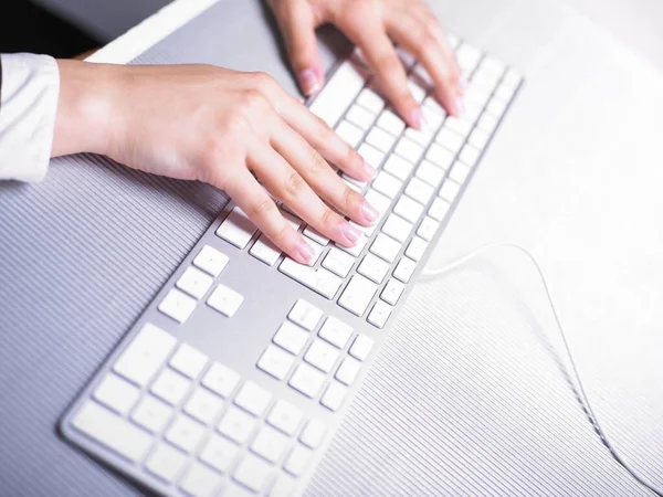 Staatssecretaris Typen Computer Toetsenbord — Stockfoto