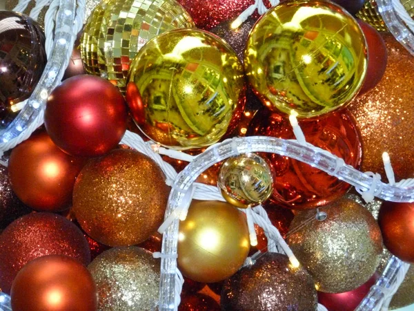 Uma Exibição Natal Bolas Coloridas Luzes — Fotografia de Stock