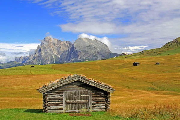 Zitplaats Alm Met Langkofel Plattkofel — Stockfoto