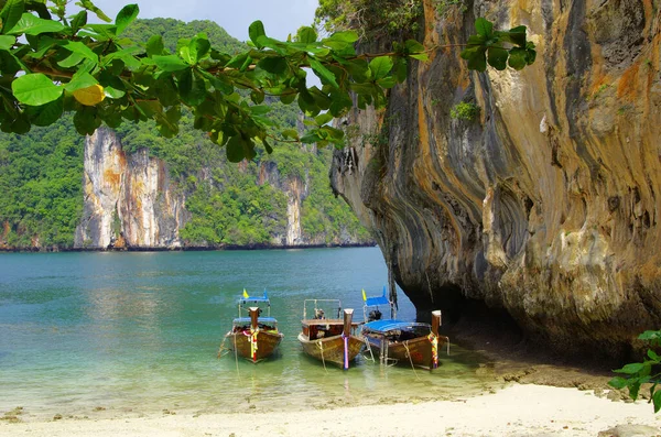Tropischer Strand Langschwanzboote Andamanensee Thailand — Stockfoto