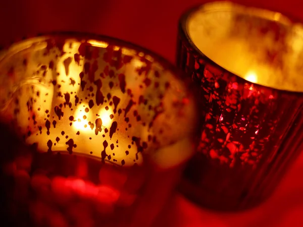 Δύο Κόκκινα Κεριά Για Χριστούγεννα — Φωτογραφία Αρχείου
