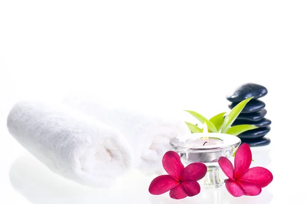 Concepto Spa Con Piedras Zen Negras Flores Rojas Sobre Fondo — Foto de Stock