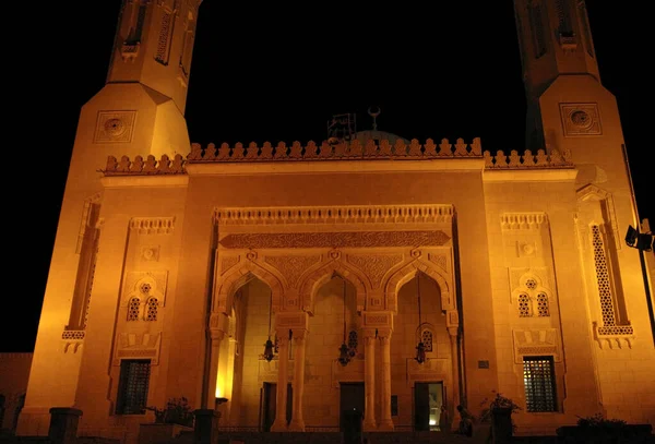 Egy Aswani Egyiptomi Mecset Leölt Elülső Oldala Éjszaka — Stock Fotó