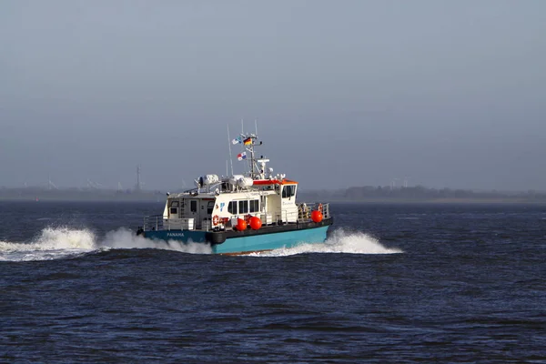 Kuzey Denizinde Cuxhaven Yakınlarında Motorlu Tekne — Stok fotoğraf