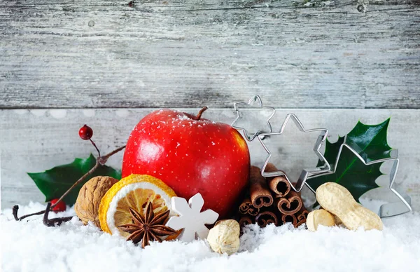 Delicious Ripe Red Fresh Apple Cinnamon Spice Nuts Snowy Christmas — Stock Photo, Image