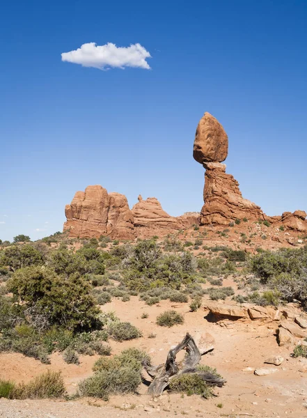 Balanserad Klippa Ett Landmärkena Arches Nationalpark Utah Usa — Stockfoto
