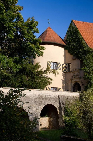 通往Rabenstein城堡的桥 — 图库照片