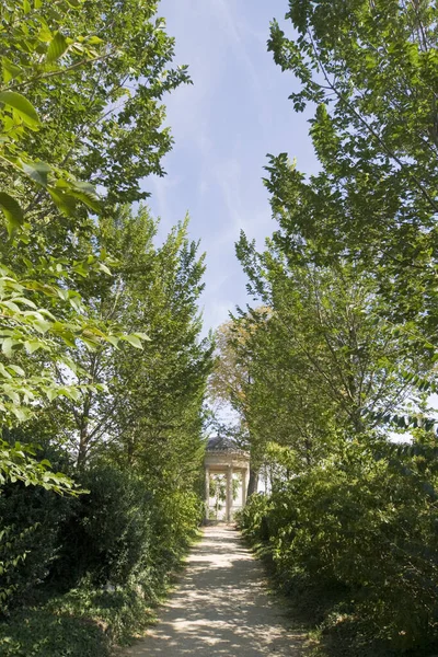 法国Epernay市中心一个美丽的公园 — 图库照片