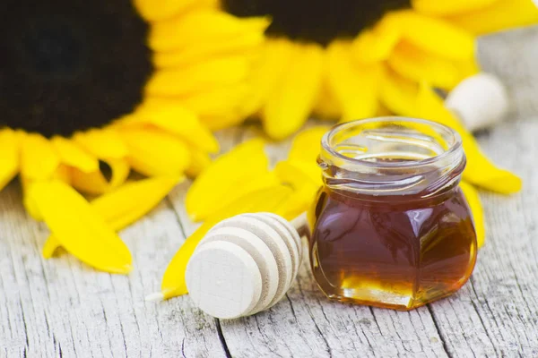 Miel Girasol Sobre Fondo Madera Viejo —  Fotos de Stock