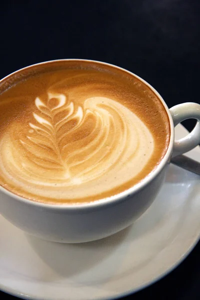 Café Latte Com Padrão Samambaia — Fotografia de Stock