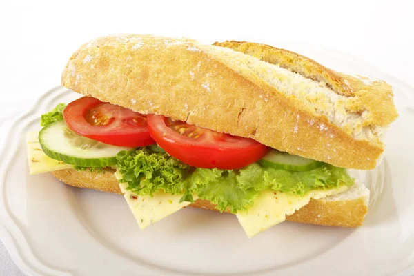 Сэндвич Помидорами Огурцом Салатом Сыром — стоковое фото