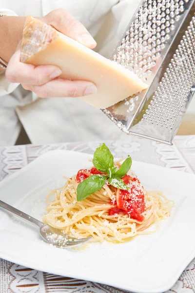 Pasta Itakian Con Parmigiano Grattugiato — Foto Stock