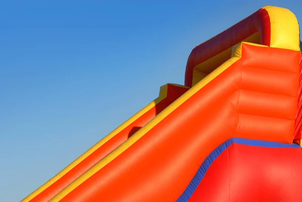 Tekintse Színes Felfújható Felfújható Játék Kék Háttér — Stock Fotó