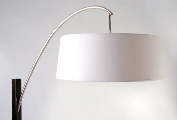 Metallic Och Trä Samtida Golvlampa Detalj Vit Lampskärm Isolerad Vit — Stockfoto