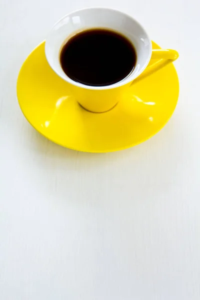 커피를 마시며 시간을 보내고 있습니다 — 스톡 사진
