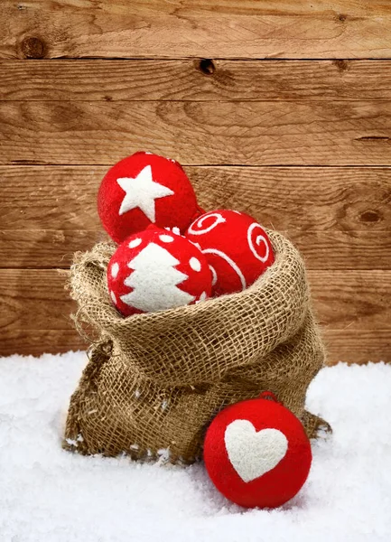 Hermosas Decoraciones Navidad Artesanales Rojas Con Formas Tradicionales Esbozadas Adornos —  Fotos de Stock