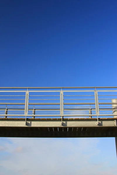 Metal Walkway Blue Sky — Foto de Stock