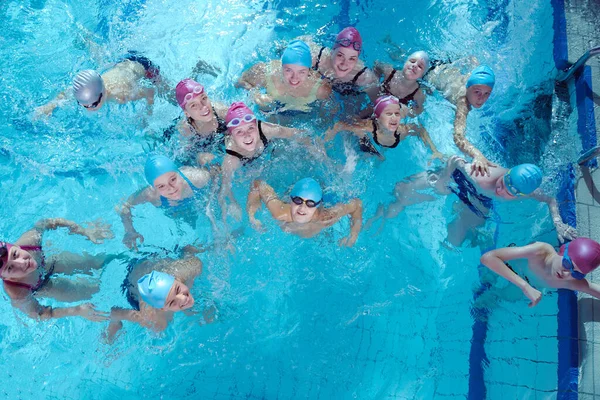 Niños Felices Grupo Niños Clase Piscina Aprender Nadar —  Fotos de Stock