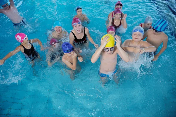 Enfants Heureux Enfants Groupe Piscine Classe Apprendre Nager — Photo