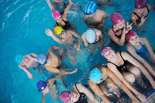 Enfants Heureux Enfants Groupe Piscine Classe Apprendre Nager — Photo