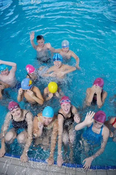 Gelukkige Kinderen Kids Groep Zwembad Klasse Leren Zwemmen — Stockfoto