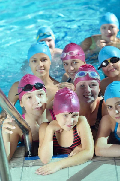 Skupina Děti Šťastné Děti Bazénu Třídy Učil Jsem Plavat — Stock fotografie