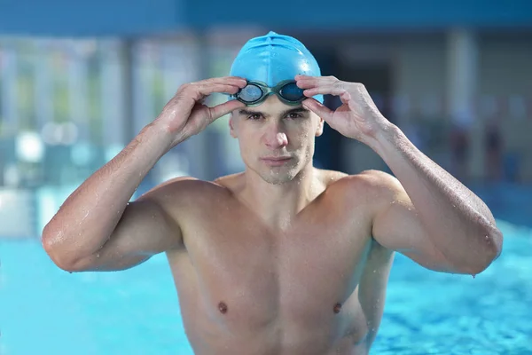 Feliz Nadador Muscular Con Gafas Gorra Piscina Representan Salud Concepto — Foto de Stock