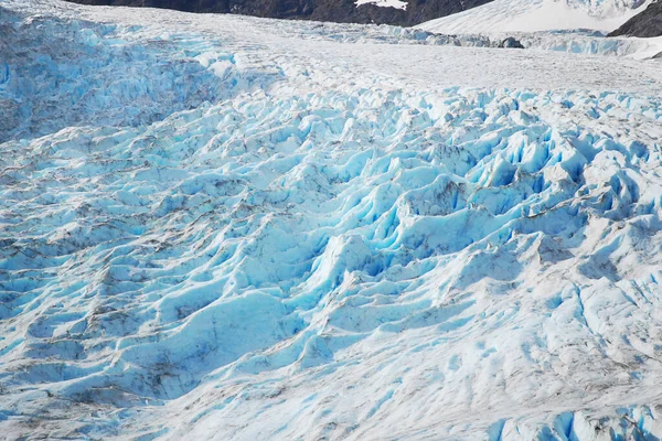 Banchi Ghiaccio Nella Neve — Foto Stock