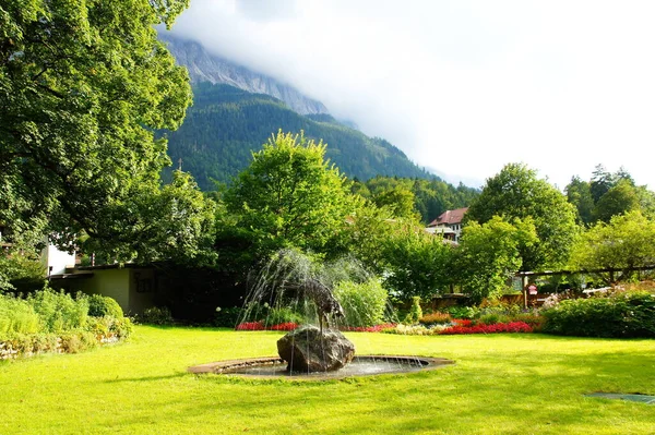 Kurpark Grainau Bij Zugspitze Met Fontein Het Gazon — Stockfoto