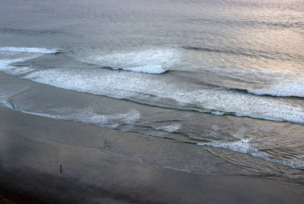 Hombre Solitario Playa Del Pacífico — Foto de Stock