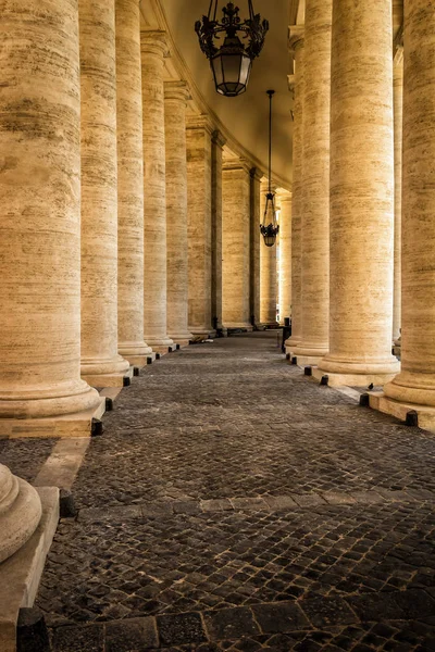 Roma Peter Bazilikasındaki Sütunlar — Stok fotoğraf
