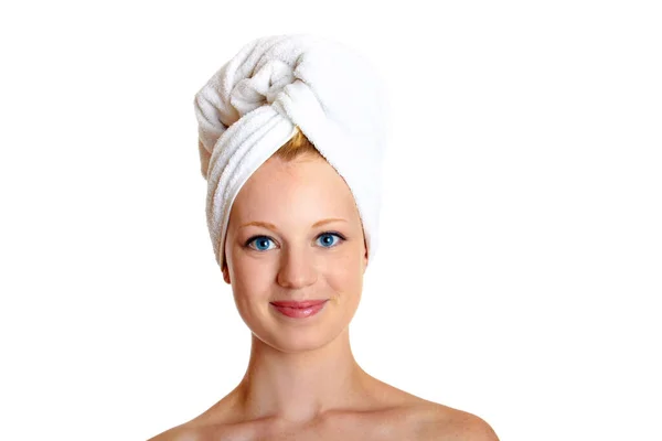 Ritratto Una Bella Bionda Con Asciugamano Bianco Sulla Testa — Foto Stock