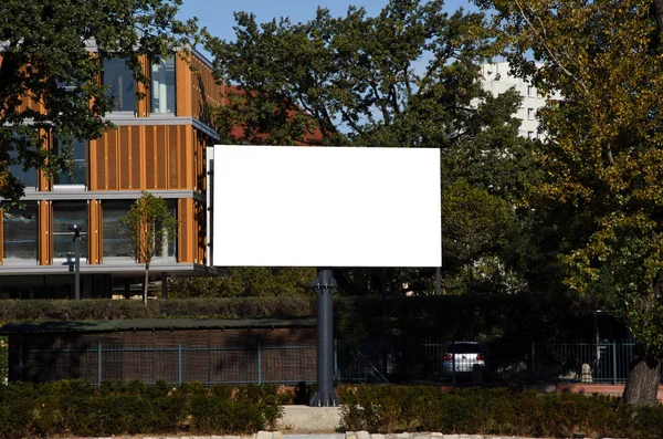 在一个城市中的 Bilboard — 图库照片