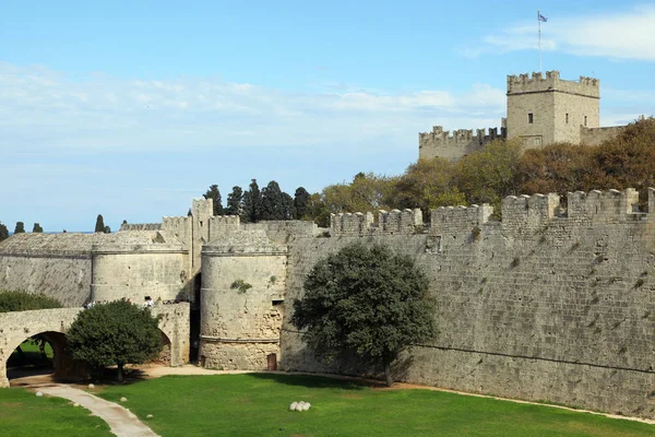 Las Murallas Ciudad Vieja Rhodes Greece — Foto de Stock