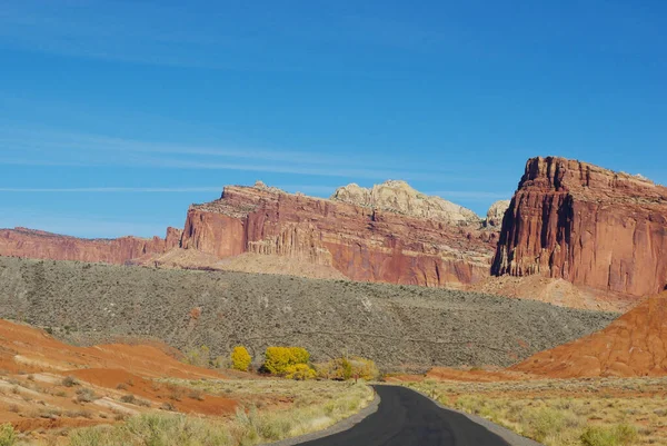 Cesta Přes Hlavní Útes Podzim Utah — Stock fotografie