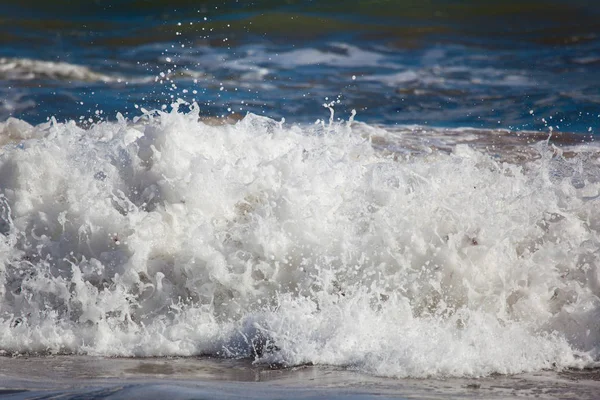 Vlny Pláži Arnia Liencres Kantábrie Španělsko — Stock fotografie