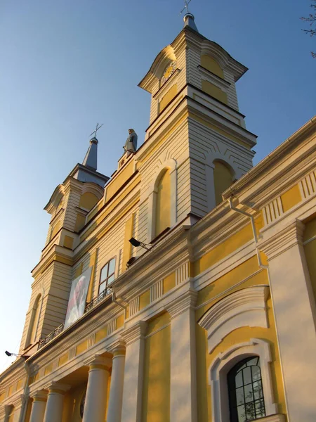 Gereja Katolik Dengan Gambar Paus — Stok Foto