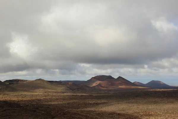 Ηφαιστειακό Τοπίο Στο Εθνικό Πάρκο Timanfaya Lanzarote — Φωτογραφία Αρχείου