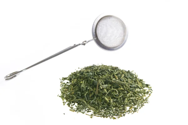 Çay Süzgeci Ile Yeşil Çay — Stok fotoğraf