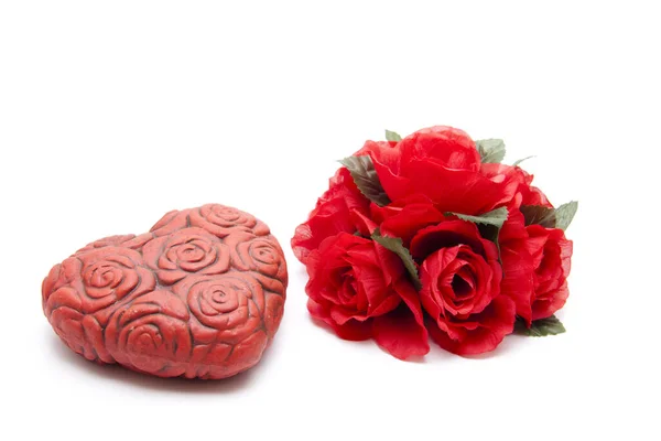 Красное Каменное Сердце Розовой Каймой — стоковое фото