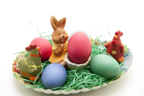 Пасхальная Чаша Пасхальными Яйцами Кроликом — стоковое фото