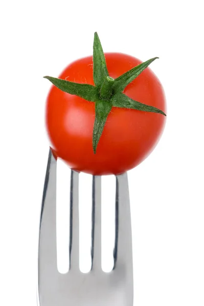 Tomate Cerise Sur Une Fourchette Sur Fond Blanc — Photo