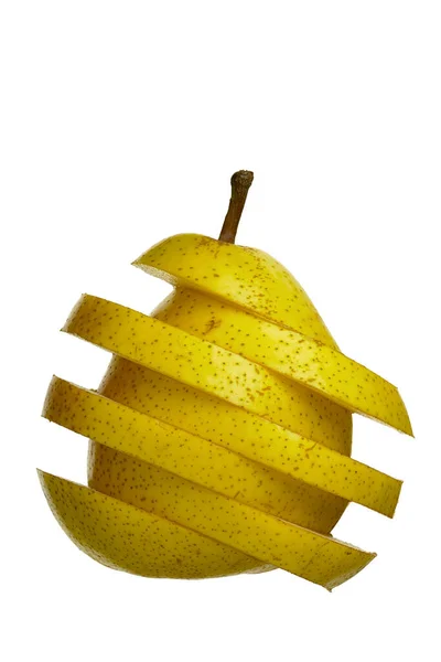 Primer Plano Una Fruta Pera Cortada Aislada Sobre Fondo Blanco — Foto de Stock