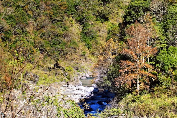 Bela Cachoeira Fundo Natureza — Fotografia de Stock