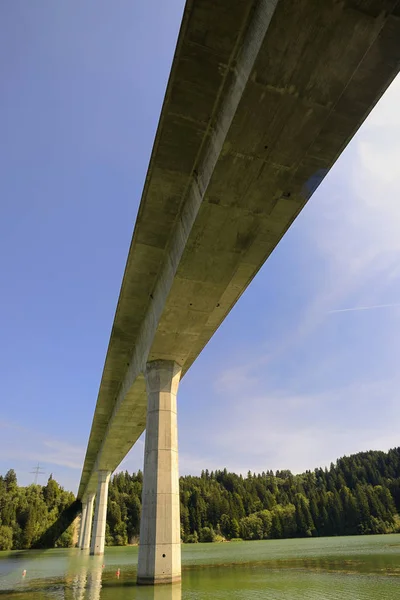 Ponte Concreto Sobre Rio Chamada Lech Vista Baixo Para Cima — Fotografia de Stock