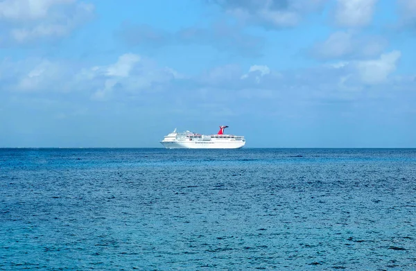 Liner Ship Sea Water Travel Trip — Stock Photo, Image